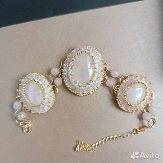 Браслет с кварцем и бисером