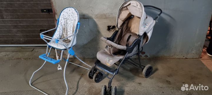 Прогулочная коляска и стульчик для кормления