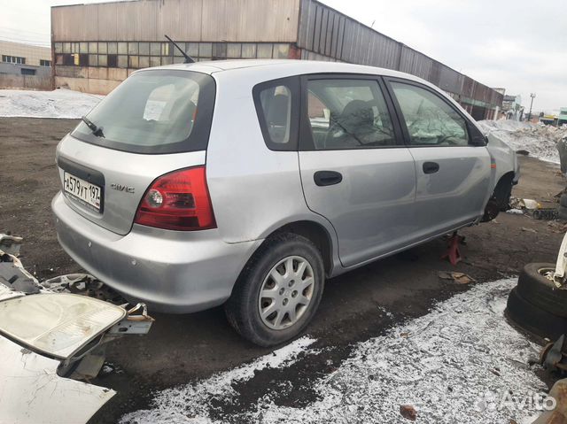 В разборе Honda Civic EU левый руль