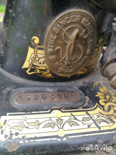 Швейная машина Singer