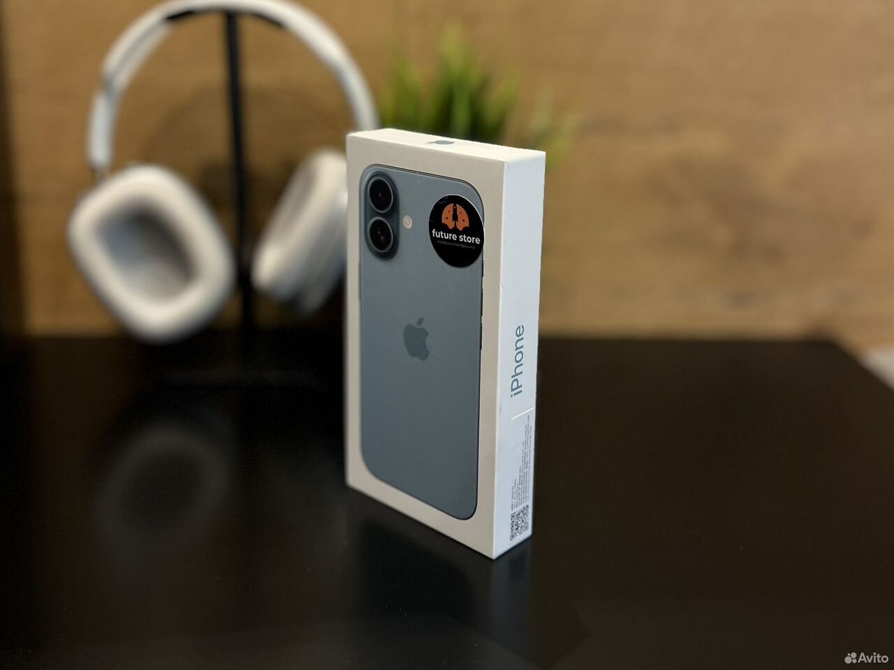iPhone 16, 256 ГБ, SIM + eSIM