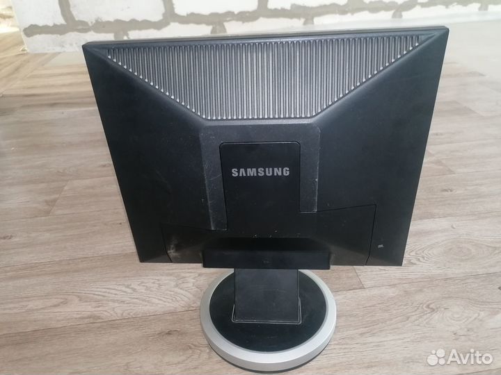 Монитор Samsung 19 дюймов