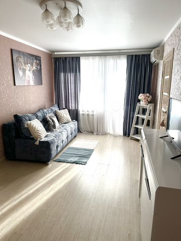 2-к. квартира, 48 м², 3/6 эт.