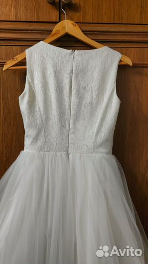 Платье белое