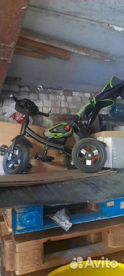 Детский трехколесный велосипед коляска