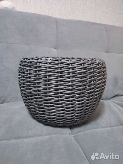 Кашпо для цветов из искусственного ротанга