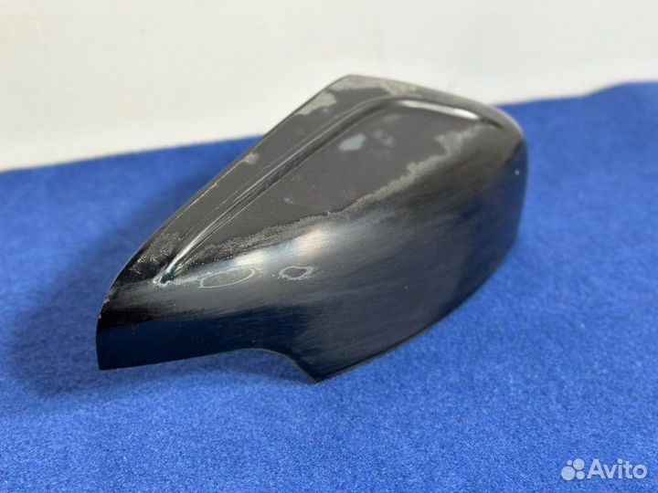 Крышка зеркала правая Volvo Xc60 2011