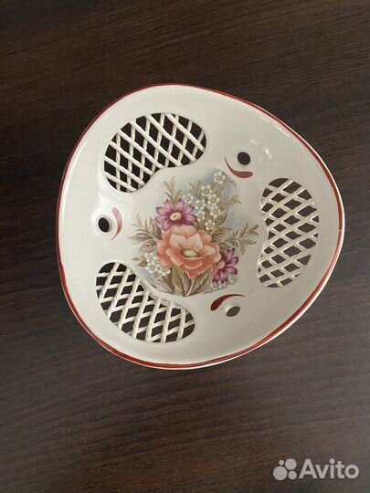 Фарфоровая конфетница. Кировский фаянсовый завод