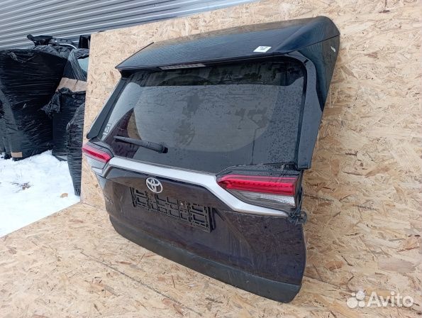 Крышка дверь багажника Toyota Rav lV XA 50