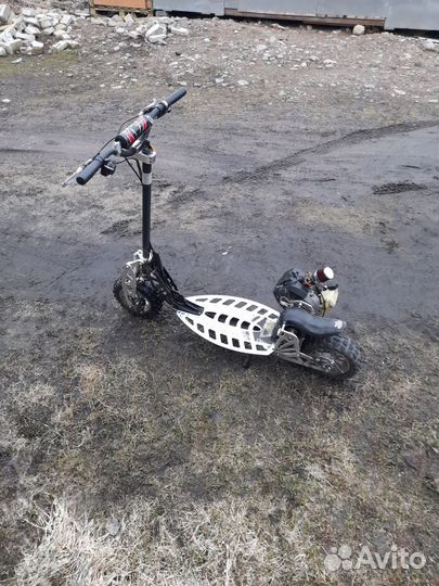 Бензиновый самокат