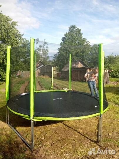 Батут с защитной сеткой