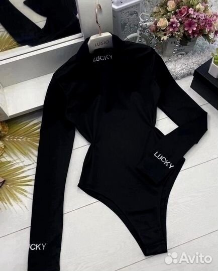 Боди с пальчиками и вышивкой. Турция