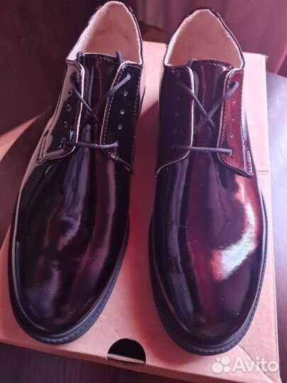 Туфли лакированные (лабутены)