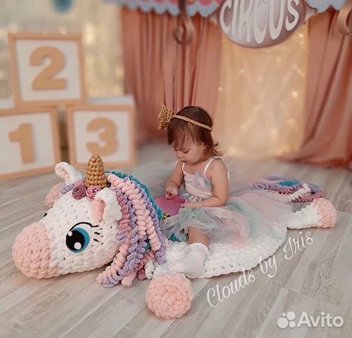 Детский вязаный коврик Единорожка Мия