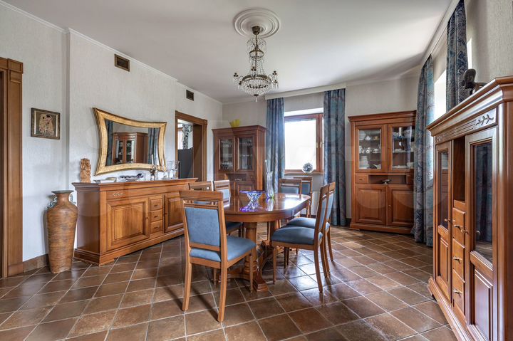 Коттедж 494 м² на участке 66 сот.