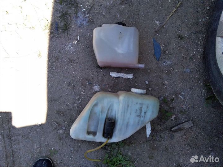 Расширительный бачок и бачок омывателя ваз 2109