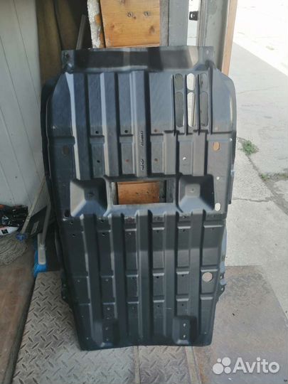 Кожух защиты двигателя Mitsubishi L200