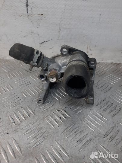 Фланец системы охлаждения Ford Focus хэтчбэк 5 дв