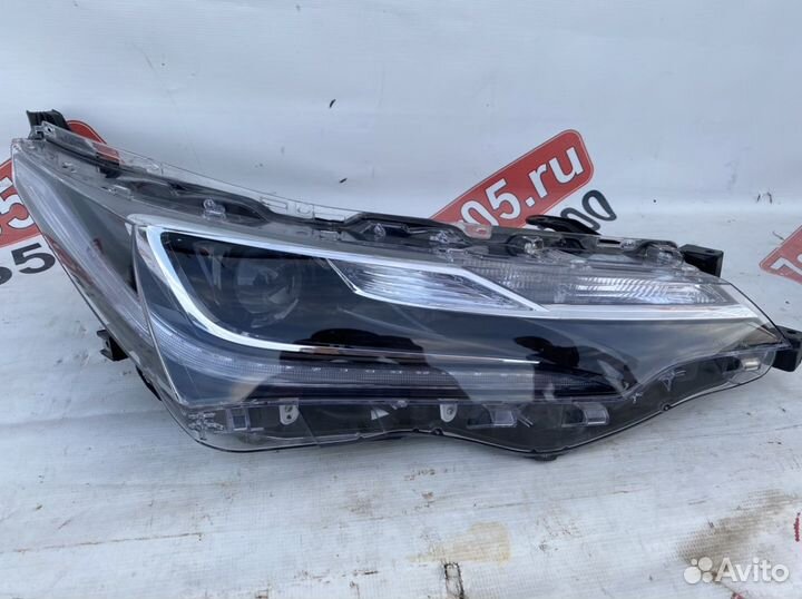 Toyota Corolla E180 фара правая