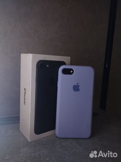 Телефон iPhone 7