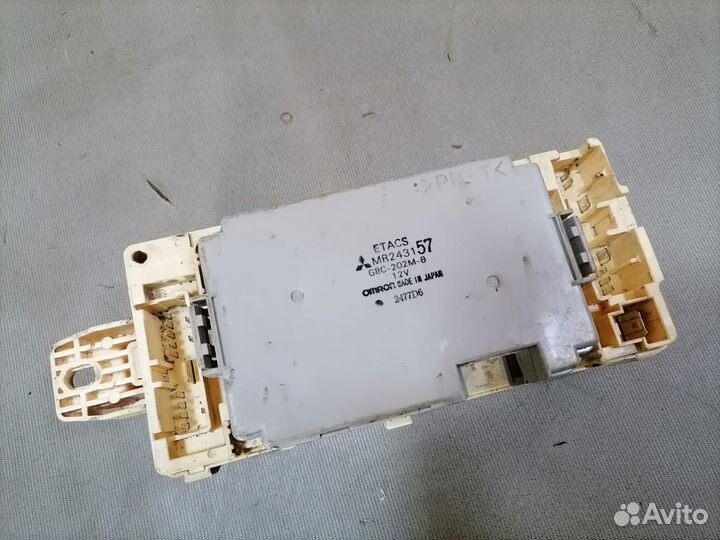 Блок предохранителей Mitsubishi Galant 1997