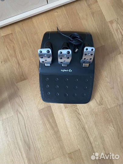 Игровой руль Logitech g29