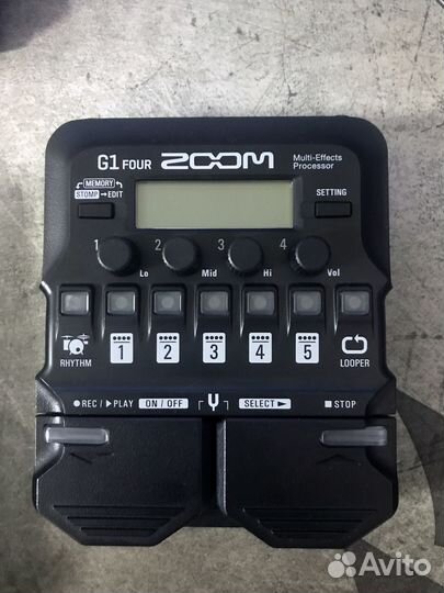 Гитарный процессор Zoom G1 four и блок питания