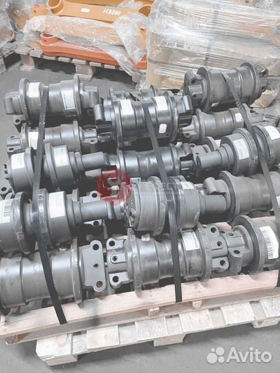 Каток поддерживающий Hitachi 330LC 9096966