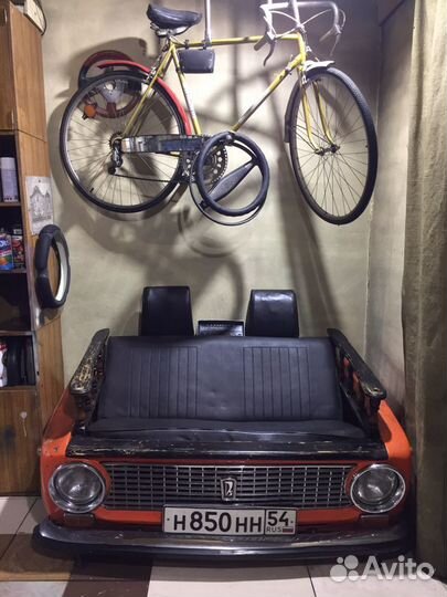 Ретро диван 2101