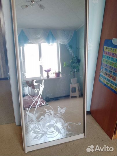 Зеркало на дверь шкафа