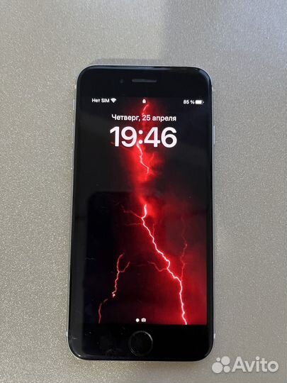 iPhone SE, 64 ГБ