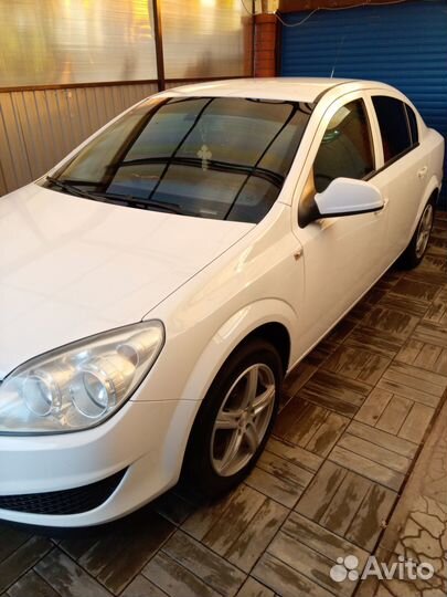 Opel Astra, 2013