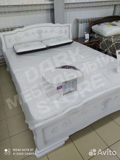 Кровать массив