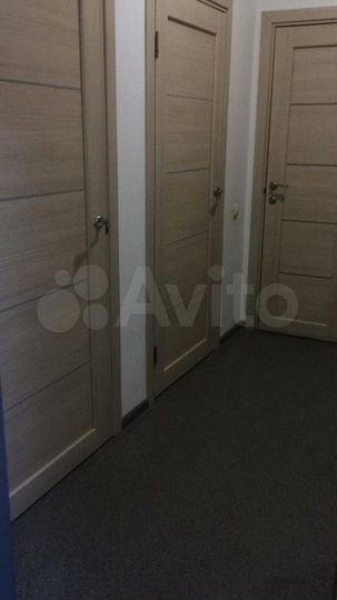 2-к. квартира, 43 м², 1/3 эт.