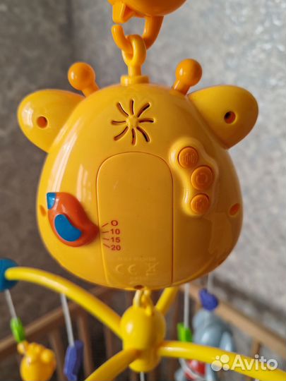 Музыкальный мобиль на кроватку