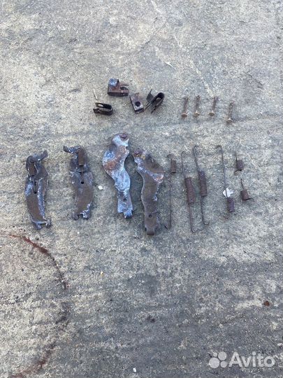 Механизм задних колодок Nissan bluebird u14