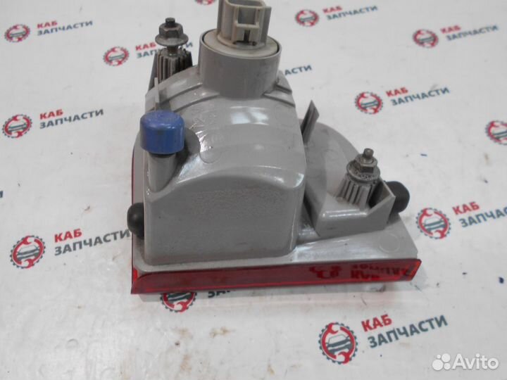 Фонарь задний в бампер Toyota Land Crtuiser 200