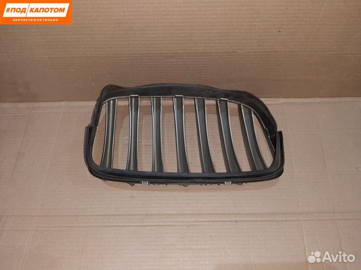 Решетка радиатора левая верхняя BMW X5 E70