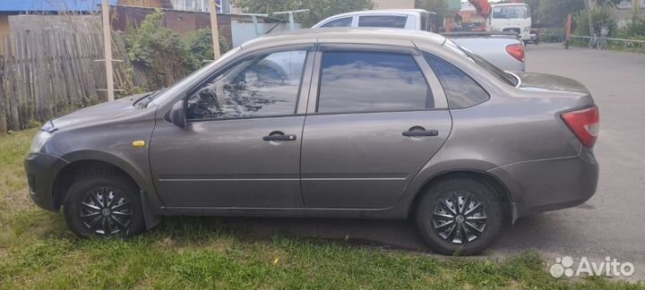 LADA Granta 1.6 МТ, 2015, 130 000 км