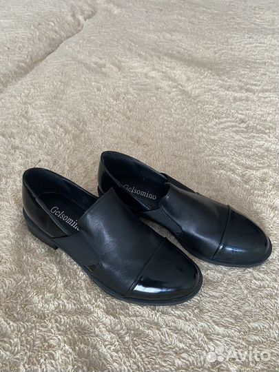 Продам осенние туфли