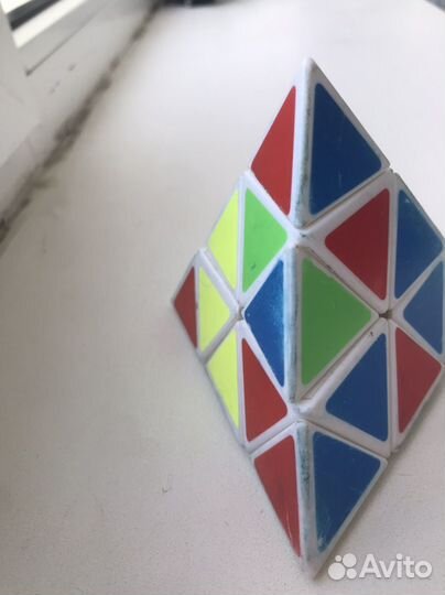 Кубик рубика треугольный