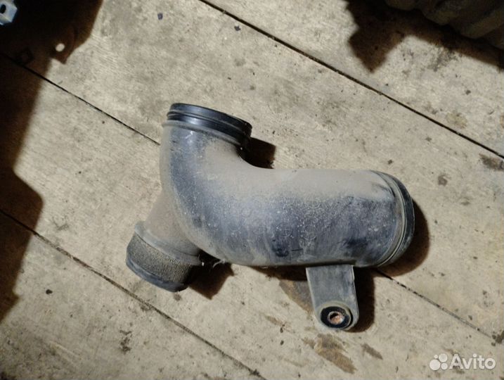 Патрубок воздушного фильтра hyundai tucson 1