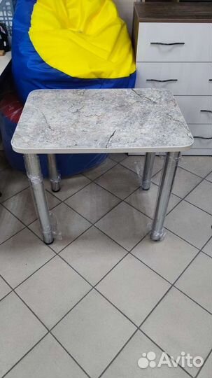 Кухонный стол