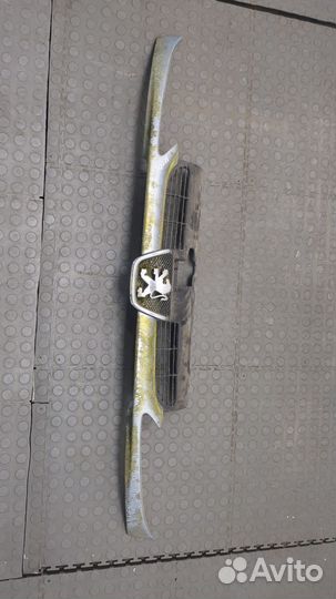 Решетка радиатора Peugeot 206, 2001