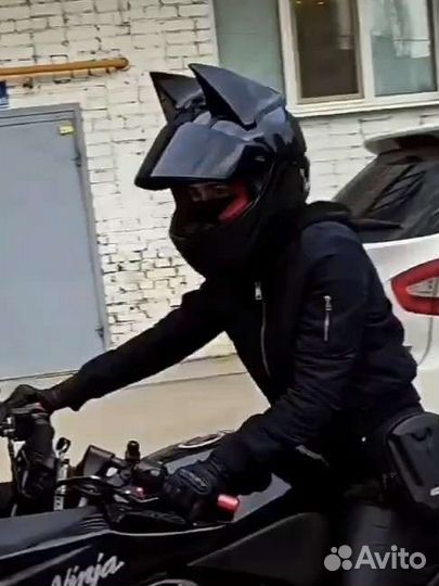 Шлем с ушами