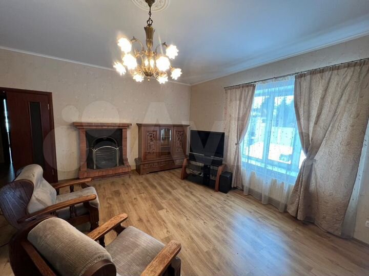 Коттедж 300 м² на участке 17,5 сот.