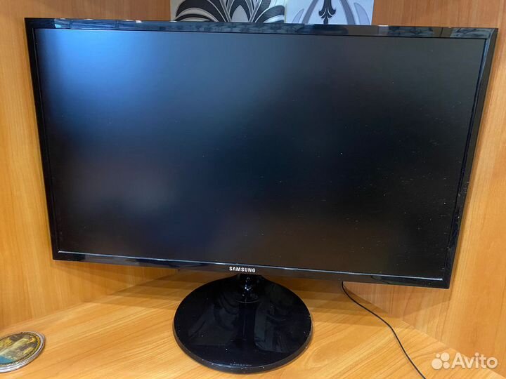 Компьютер в сборе + принтер+Стол