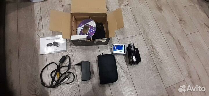 Видеокамера Sony DVC V8