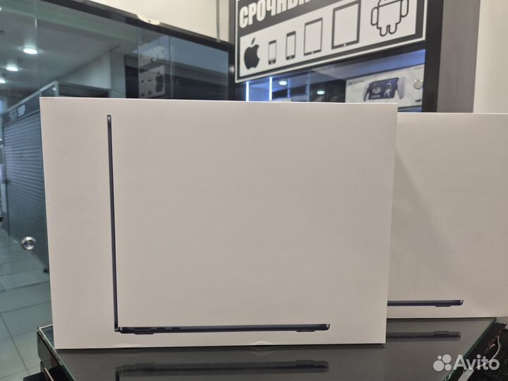 Macbook Air 13 M3 256 midnight