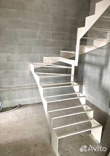 Обшивка ступеней Ясенем